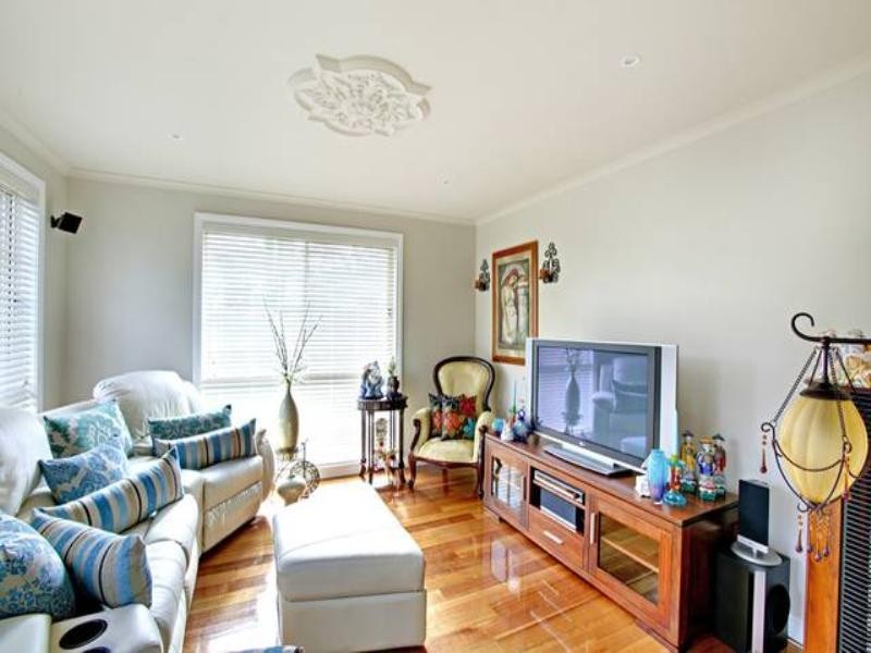 6 RAGLAN Street, Wallan VIC 3756