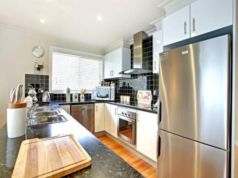 6 RAGLAN Street, Wallan VIC 3756