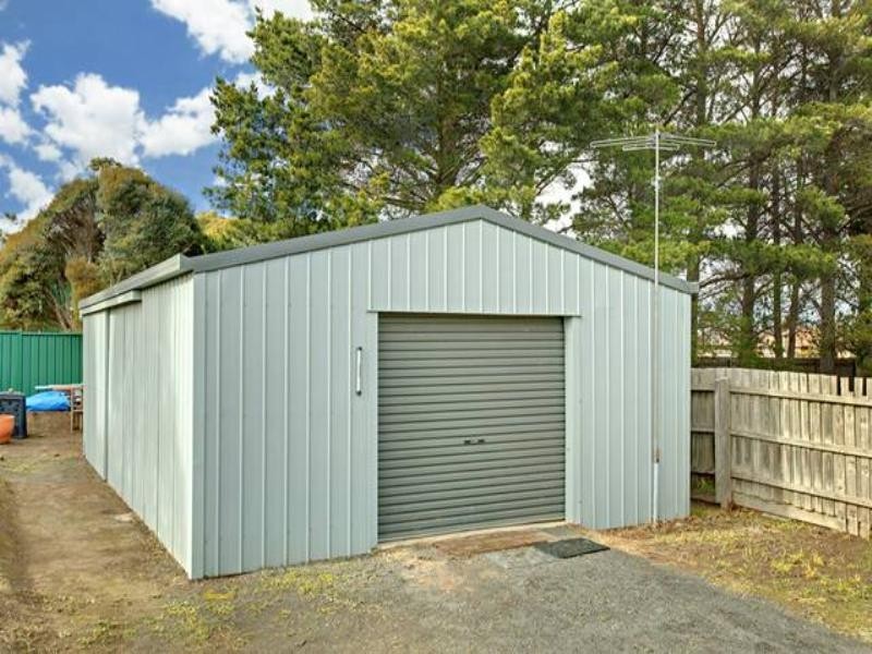 6 RAGLAN Street, Wallan VIC 3756