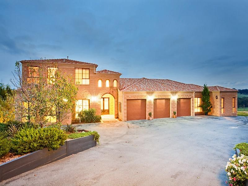 13 Eastern Ridge, Hidden Valley VIC 3756