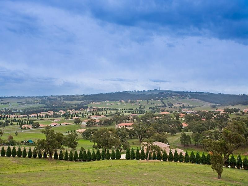 13 Eastern Ridge, Hidden Valley VIC 3756