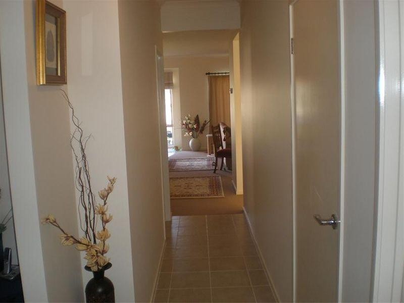 4/4 thompson Place, Kilmore VIC 3764