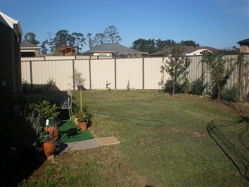 4/4 thompson Place, Kilmore VIC 3764