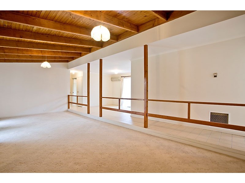 5 Mitta Mitta Way, Meadow Heights VIC 3048