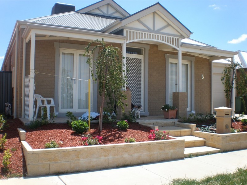 5 Berkshire Lane, Craigieburn VIC 3064