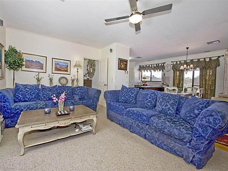 8 Mountain Ash, Hidden Valley VIC 3756