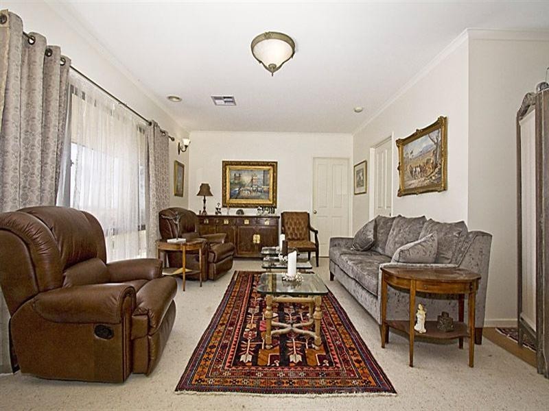 8 Mountain Ash, Hidden Valley VIC 3756