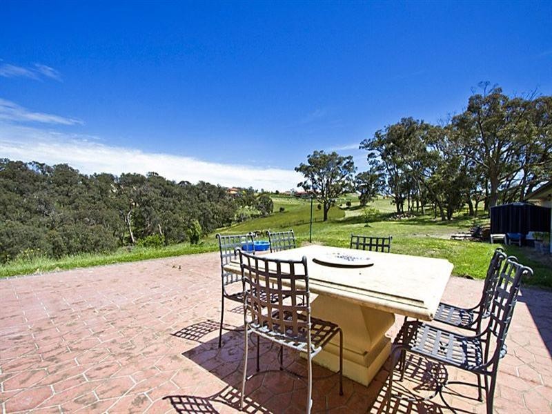 8 Mountain Ash, Hidden Valley VIC 3756
