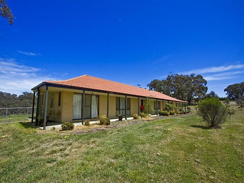 8 Mountain Ash, Hidden Valley VIC 3756