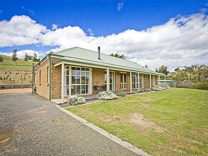215 Sunday Creek Road, Kilmore East VIC 3764
