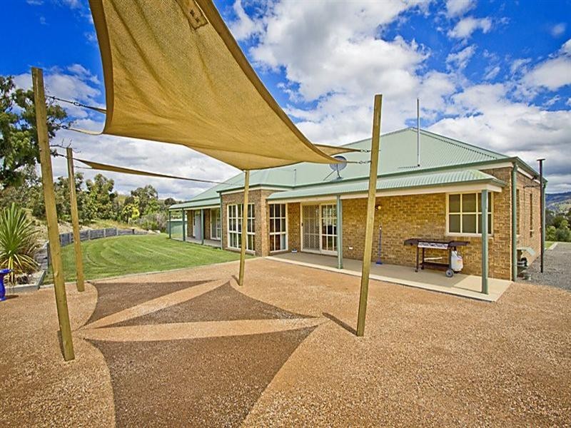 215 Sunday Creek Road, Kilmore East VIC 3764