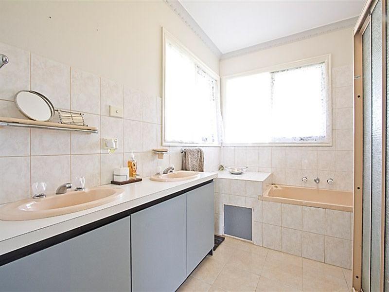 2 Kooralinga Drive, Wandong VIC 3758