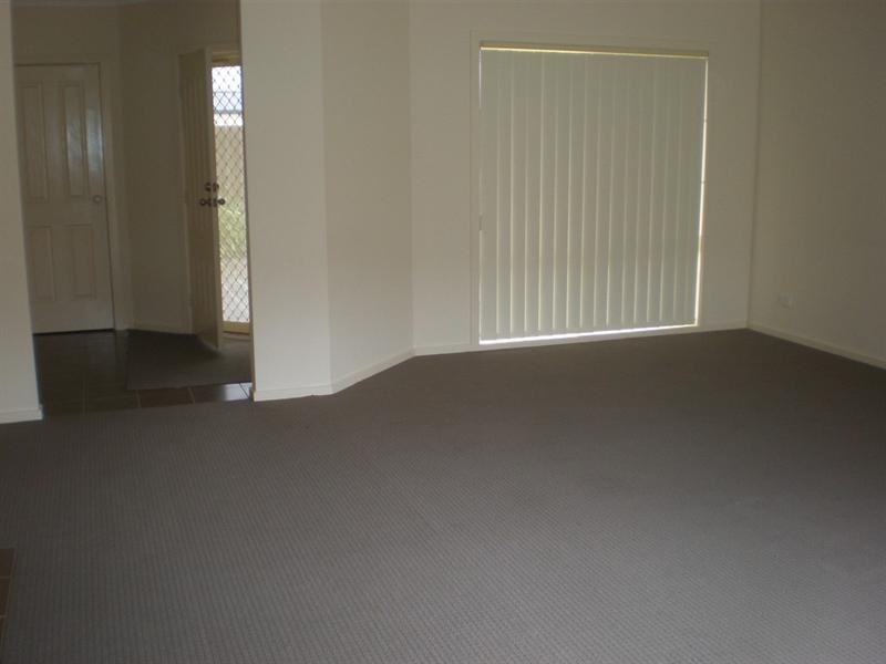 3 12 Lisa Place, Wallan VIC 3756