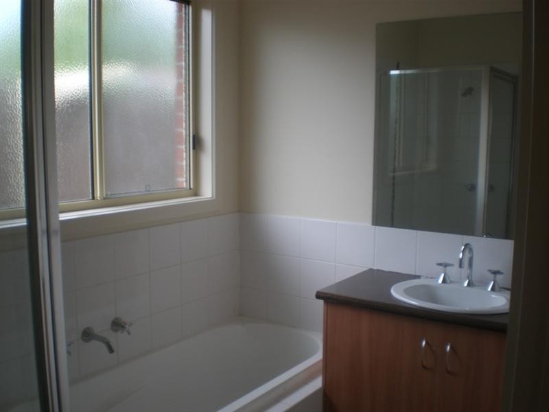 3 12 Lisa Place, Wallan VIC 3756