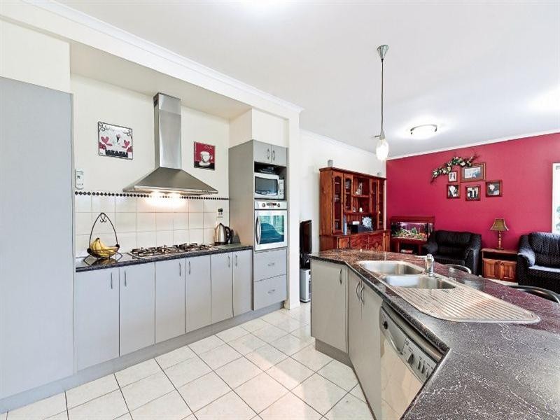 15 William Hovell Pass, Craigieburn VIC 3064