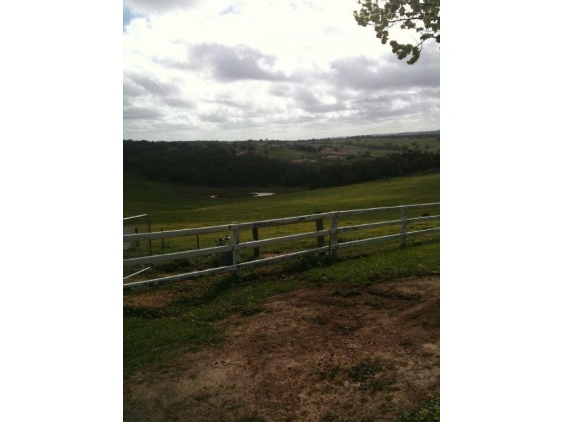 2a Hidden Valley Boulevard, Hidden Valley VIC 3756