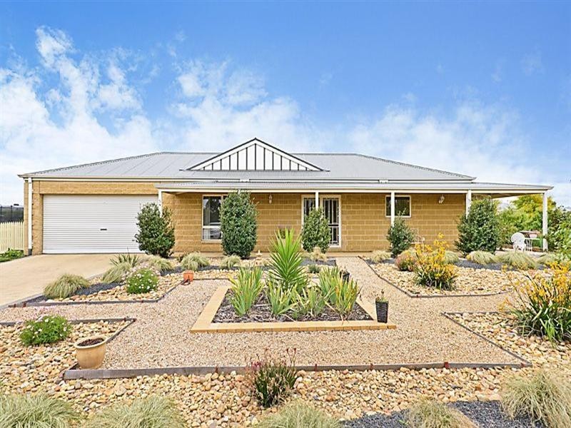 54 Tootle Street, Kilmore VIC 3764