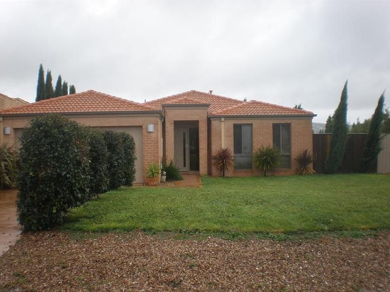 40 St Andrews Close, Hidden Valley VIC 3756