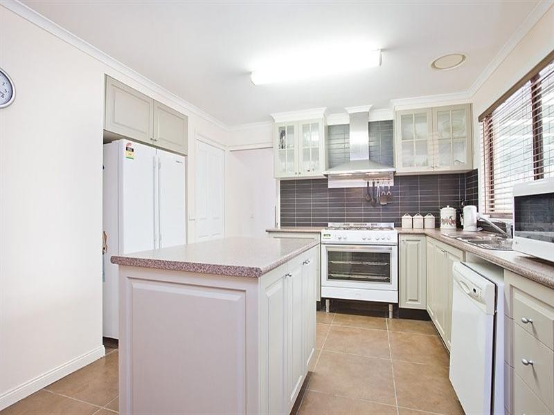 18 Eucalypt Road, Heathcote Junction VIC 3758