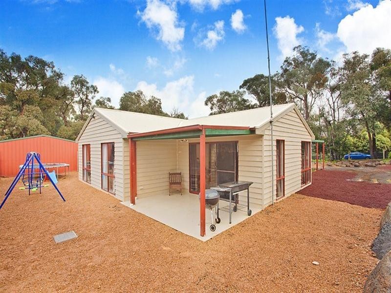 18 Eucalypt Road, Heathcote Junction VIC 3758