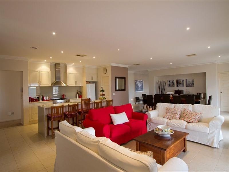 28 The Strand, Sunbury VIC 3429