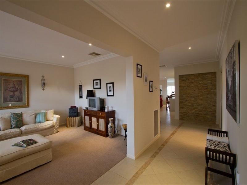 28 The Strand, Sunbury VIC 3429