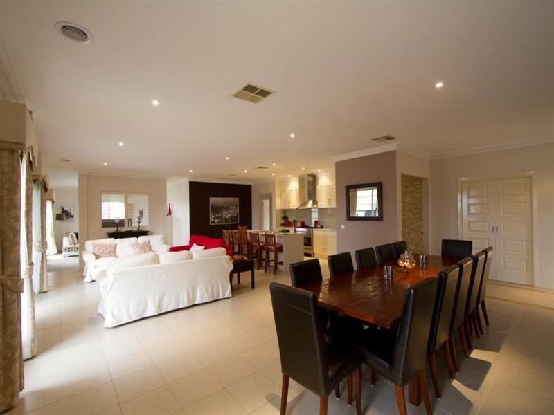 28 The Strand, Sunbury VIC 3429
