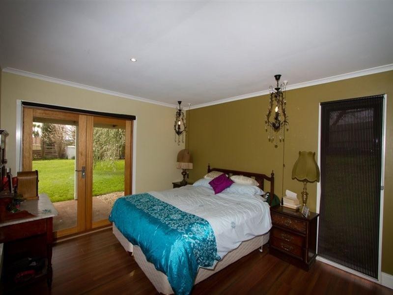 36 Dundas Street, Lancefield VIC 3435