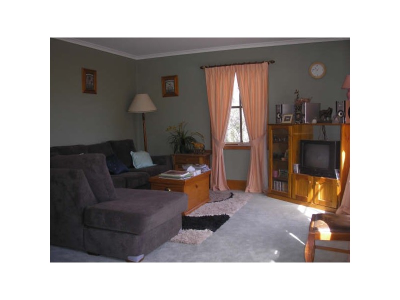 420 SUNDAY CREEK Road, Broadford VIC 3658