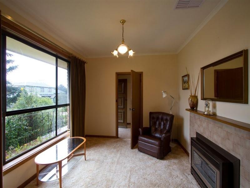 1 Wrixon Street, Romsey VIC 3434