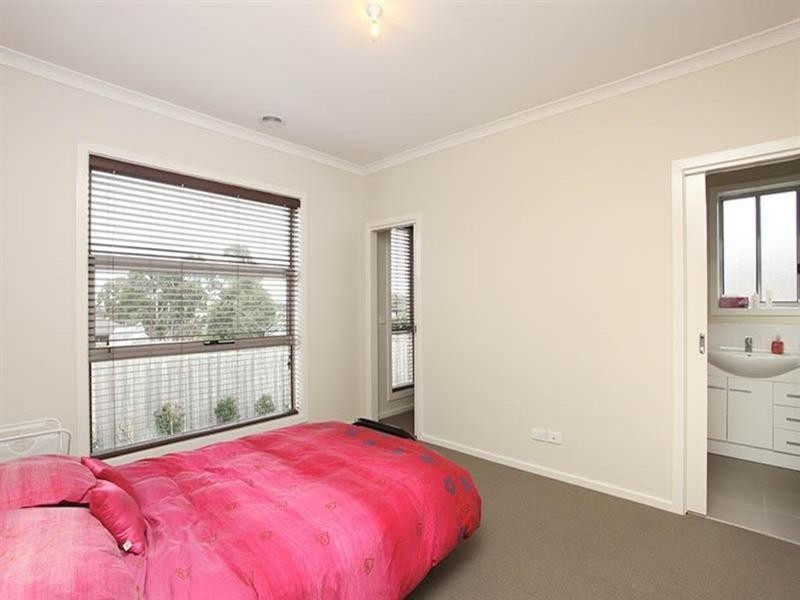 6 141 Windham Street, Wallan VIC 3756