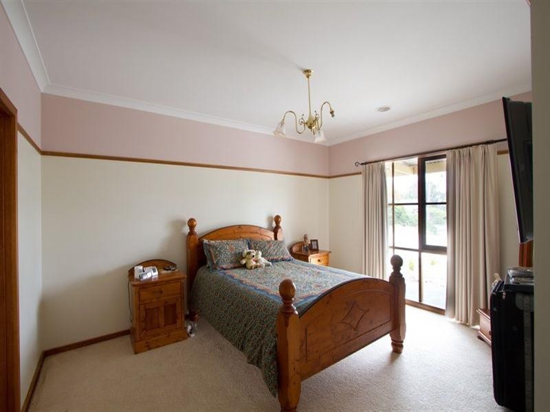 2 DARRAWEIT Road, Wallan VIC 3756