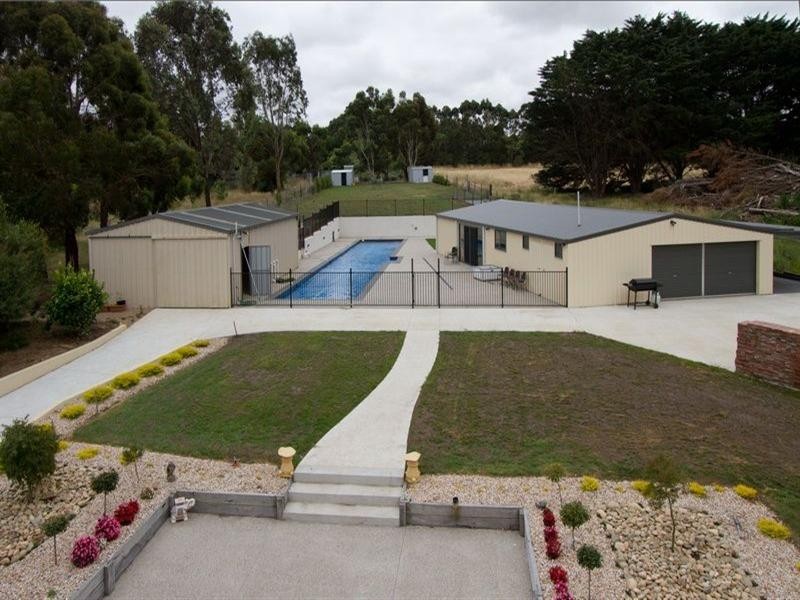 2 DARRAWEIT Road, Wallan VIC 3756