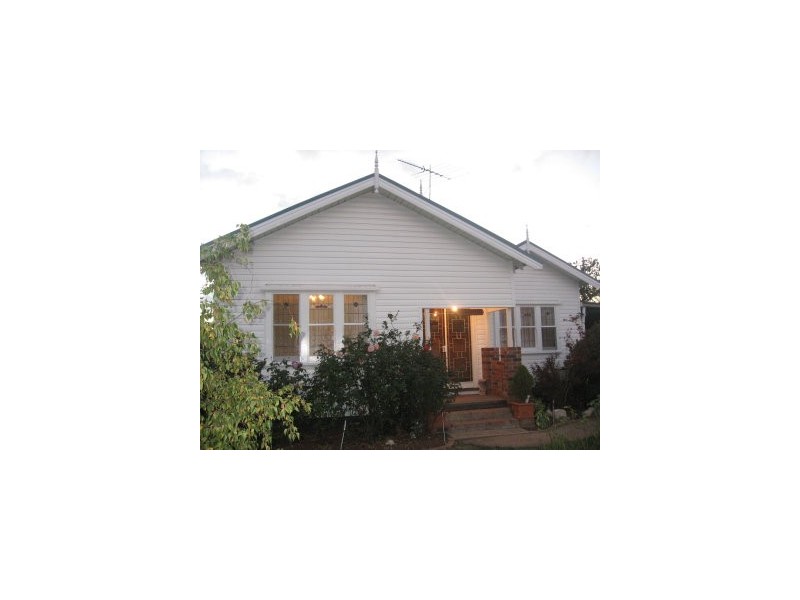 73 HAMILTON Street, Kilmore VIC 3764