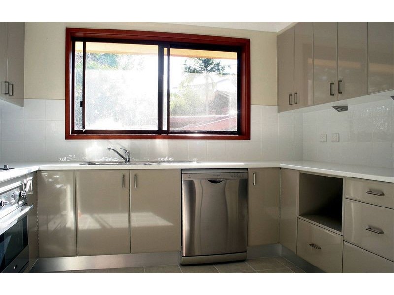 4 Yerambla Close, Eleebana NSW 2282