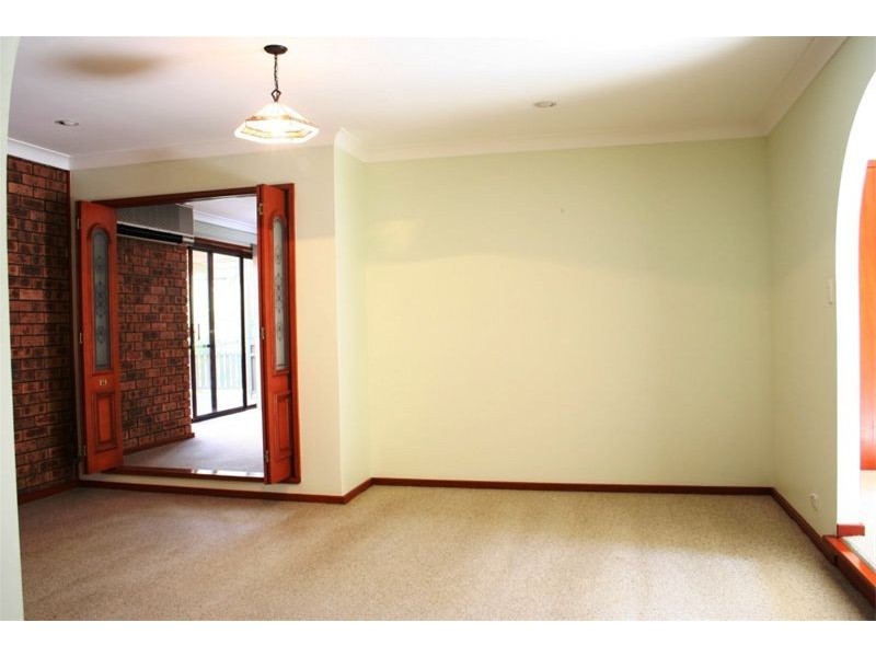 4 Yerambla Close, Eleebana NSW 2282