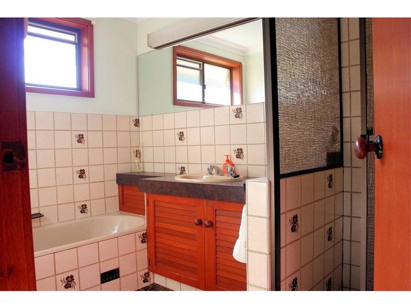 4 Yerambla Close, Eleebana NSW 2282