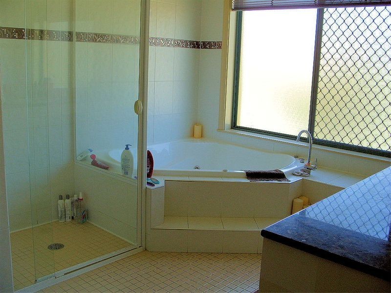 2/542 The Esplanade, Warners Bay NSW 2282