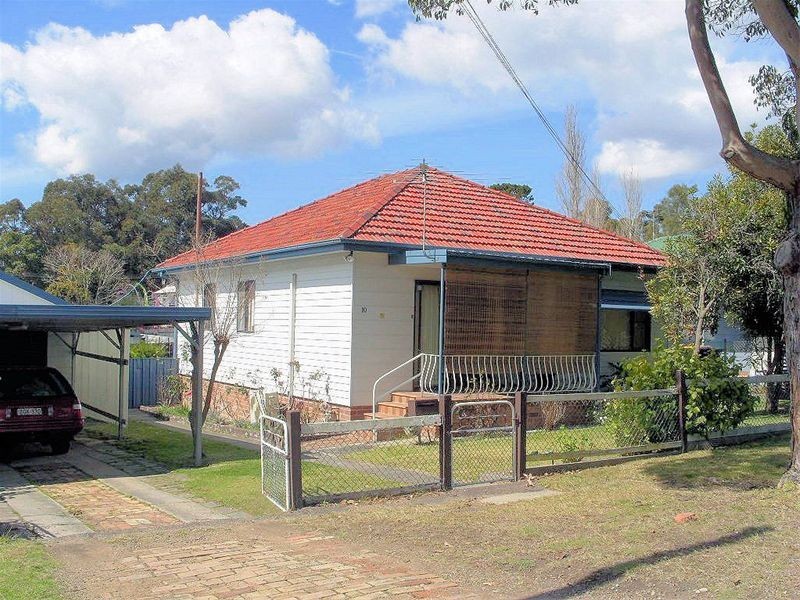 10 Third Street, Cardiff South NSW 2285