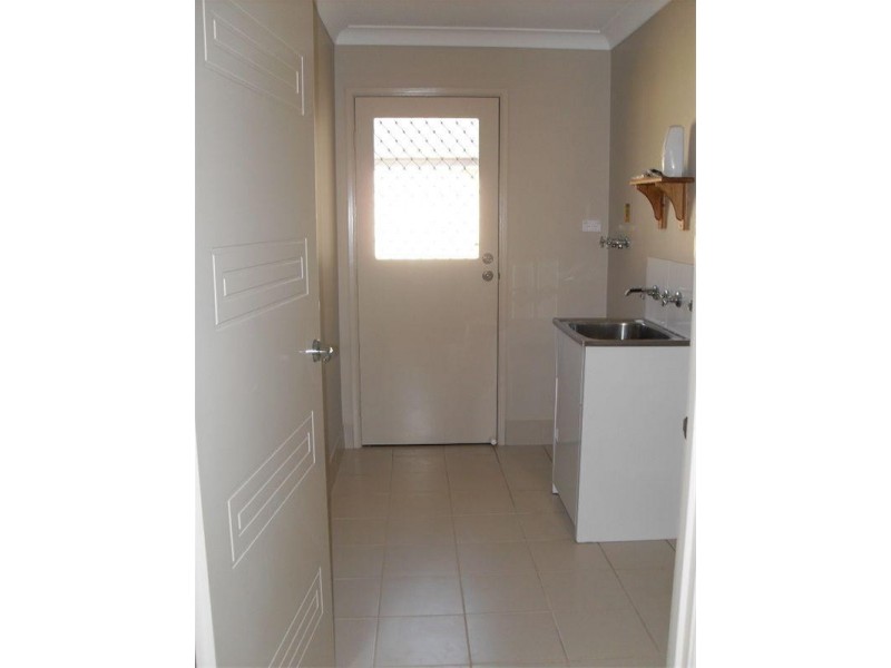 17 Lakeaire Circuit, Cameron Park NSW 2285