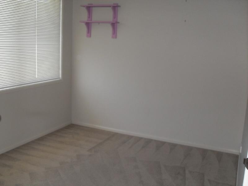 17 Lakeaire Circuit, Cameron Park NSW 2285