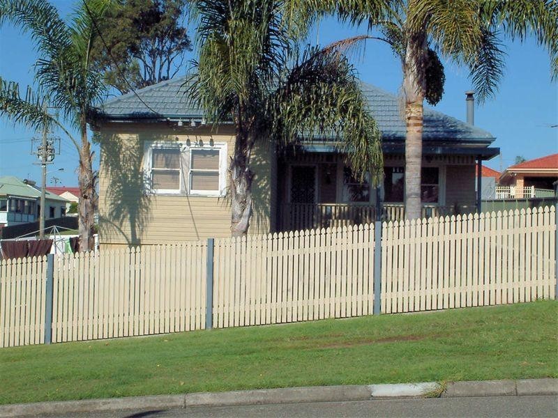 2 Redrose Avenue, Belmont NSW 2280