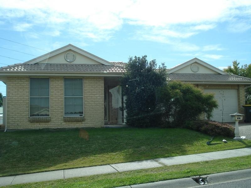 71 Springvale Circuit, Cameron Park NSW 2285