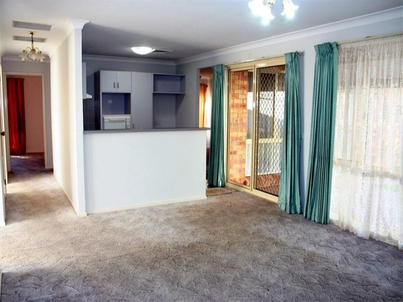8 Candlewood Close, Tingira Heights NSW 2290
