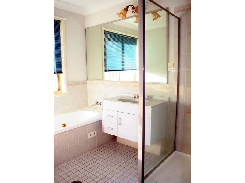 8 Candlewood Close, Tingira Heights NSW 2290