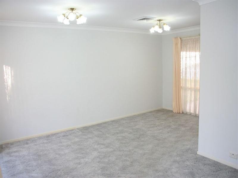 8 Candlewood Close, Tingira Heights NSW 2290