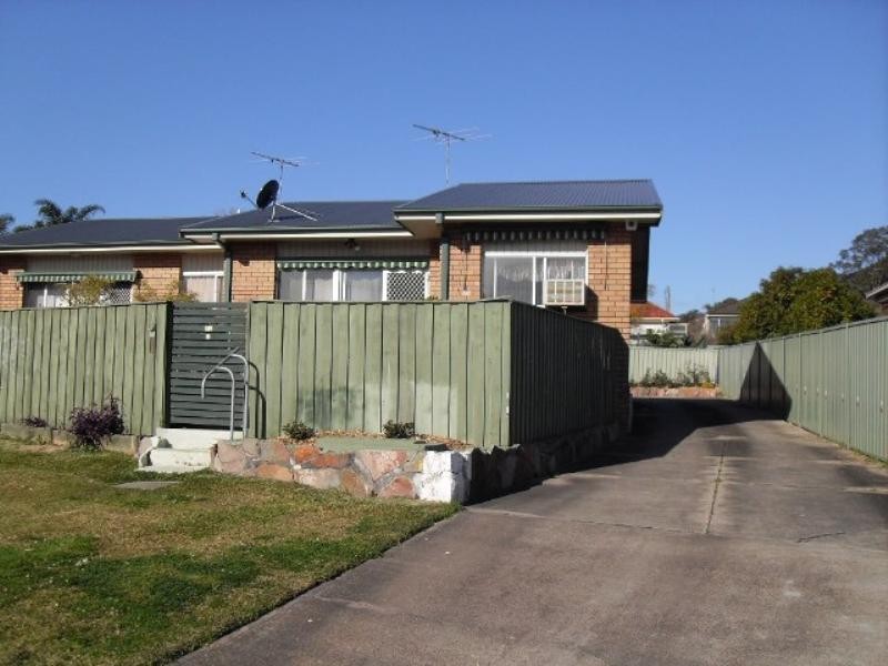 1/32 Yorston Street, Warners Bay NSW 2282