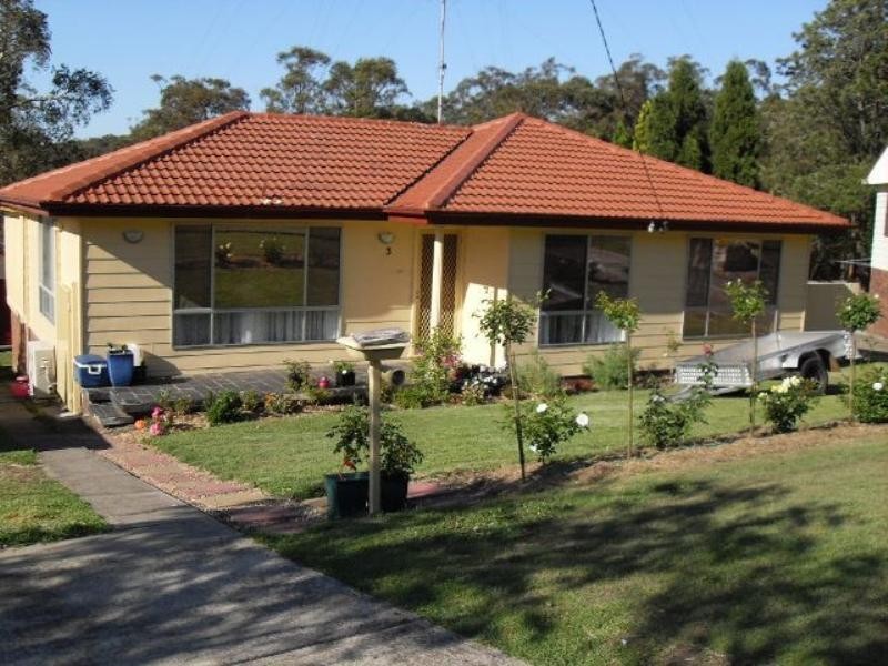3 Daraya Close, Warners Bay NSW 2282