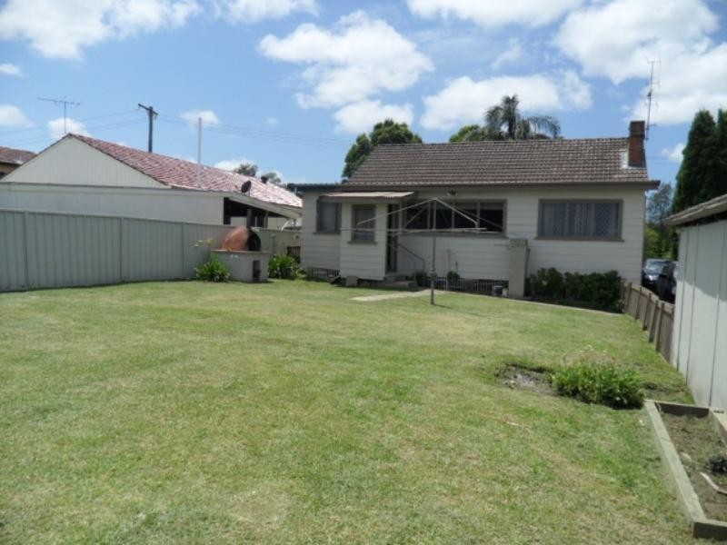 5 Jones Avenue, Warners Bay NSW 2282