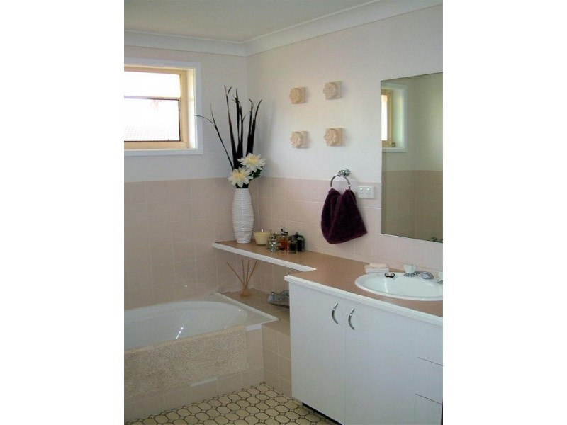 1/44 Linden Avenue, Eleebana NSW 2282